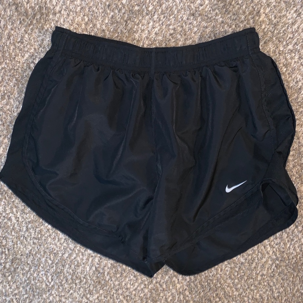 all black nike shorts